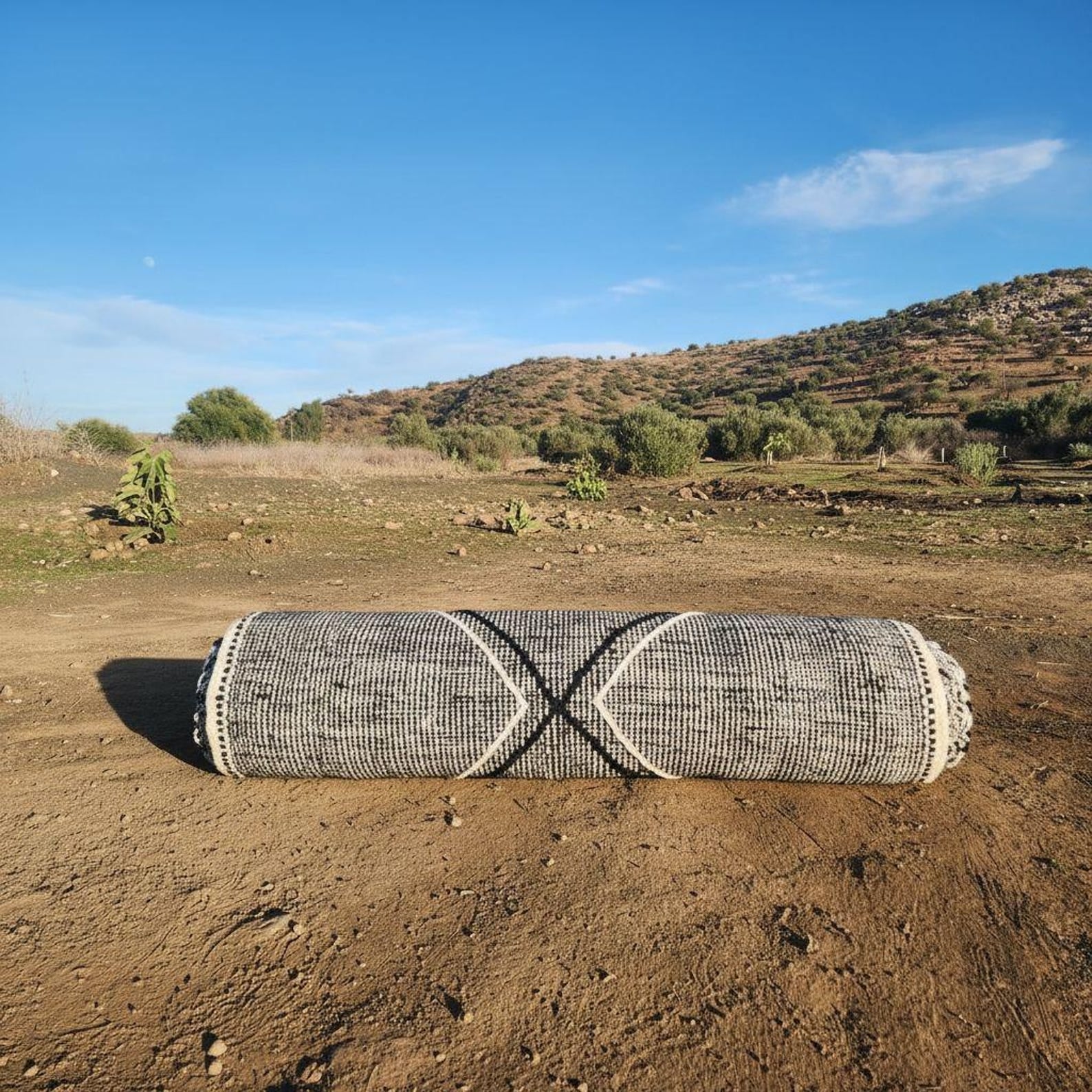 Zanafi Rug Black & White 300x200cm  - Tapis Zanafi