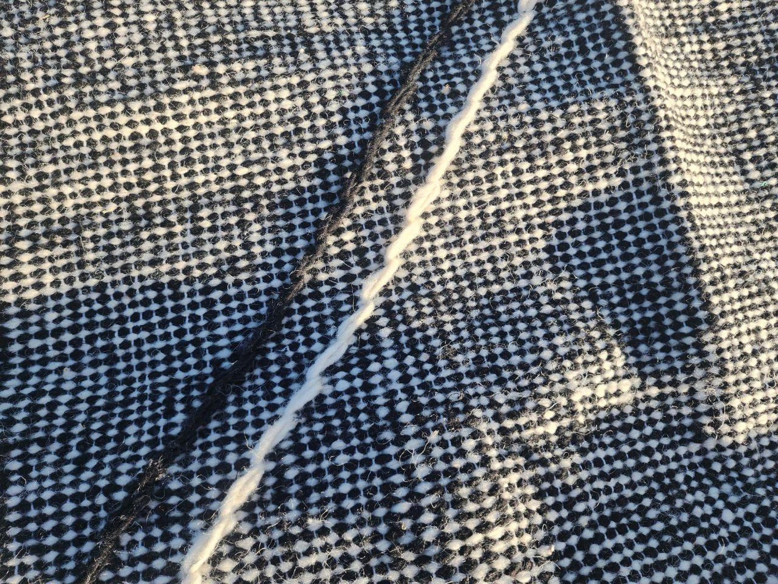 Zanafi Rug Black & White 300x200cm  - Tapis Zanafi